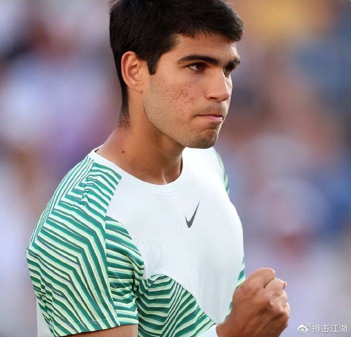 这背后隐藏 这背后隐藏