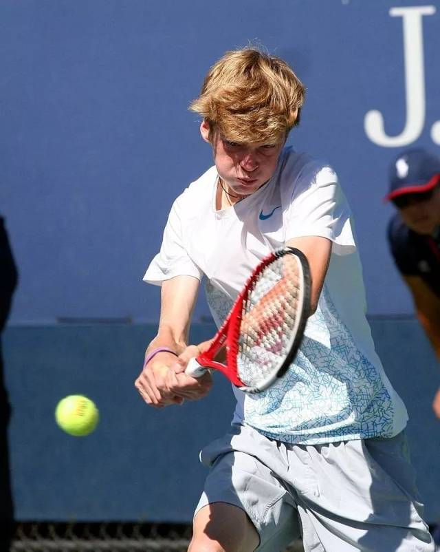 促使每位球 促使每位球