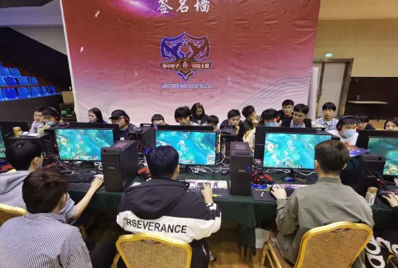 据了主导地 据了主导地